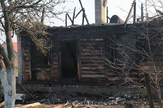 Ostrołęka: Doszczętnie spłonął pustostan przy Ogrodowej [30.10.2014] - zdjęcie #6 - eOstroleka.pl