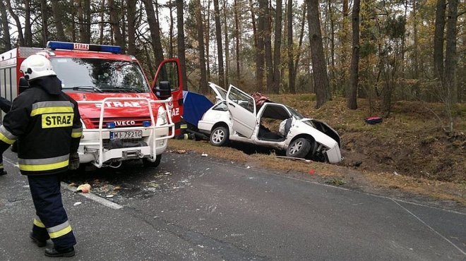 Wypadek na DK-53: Akcja ratunkowa trwała ponad 4,5 godziny. Oficjalny komunikat policji i straży pożarnej [01.11.2014] - zdjęcie #1 - eOstroleka.pl