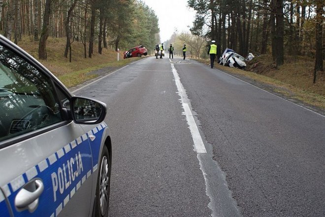 Wypadek na DK-53: Akcja ratunkowa trwała ponad 4,5 godziny. Oficjalny komunikat policji i straży pożarnej [01.11.2014] - zdjęcie #7 - eOstroleka.pl