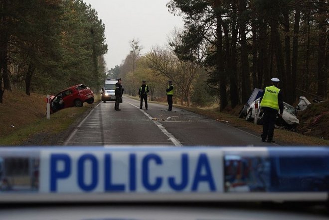 Wypadek na DK-53: Akcja ratunkowa trwała ponad 4,5 godziny. Oficjalny komunikat policji i straży pożarnej [01.11.2014] - zdjęcie #10 - eOstroleka.pl