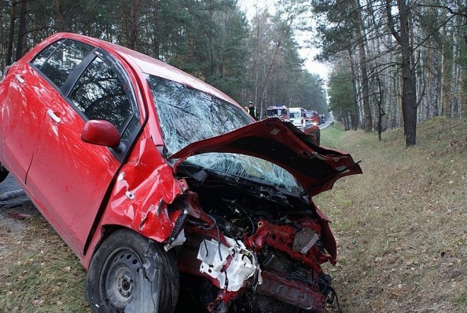Wypadek na DK-53: Akcja ratunkowa trwała ponad 4,5 godziny. Oficjalny komunikat policji i straży pożarnej [01.11.2014] - zdjęcie #13 - eOstroleka.pl