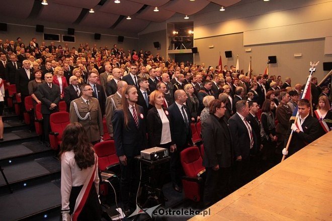 Uroczysta sesja Rady Miasta z okazji Narodowego Święta Niepodlgości [11.11.2014] - zdjęcie #5 - eOstroleka.pl