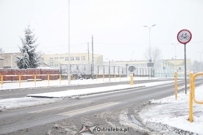 Uwaga kierowcy! Pierwszy w tym roku atak zimy trwa. Śnieg będzie padał przez cały dzień [20.11.2014] - zdjęcie #9 - eOstroleka.pl