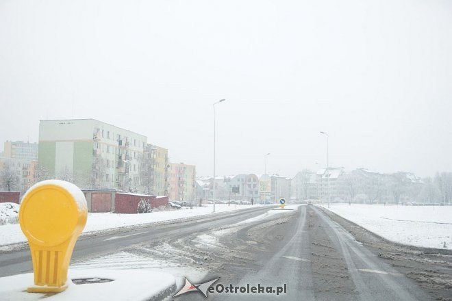 Uwaga kierowcy! Pierwszy w tym roku atak zimy trwa. Śnieg będzie padał przez cały dzień [20.11.2014] - zdjęcie #14 - eOstroleka.pl