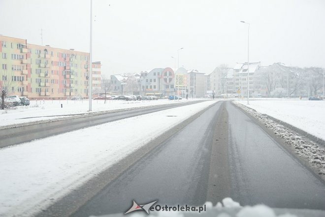 Uwaga kierowcy! Pierwszy w tym roku atak zimy trwa. Śnieg będzie padał przez cały dzień [20.11.2014] - zdjęcie #15 - eOstroleka.pl
