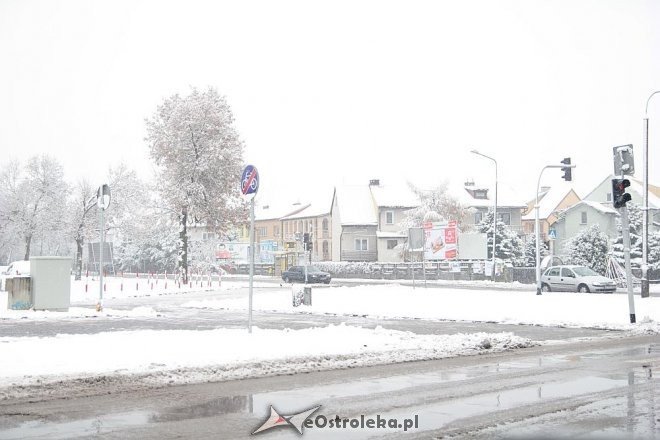 Uwaga kierowcy! Pierwszy w tym roku atak zimy trwa. Śnieg będzie padał przez cały dzień [20.11.2014] - zdjęcie #19 - eOstroleka.pl