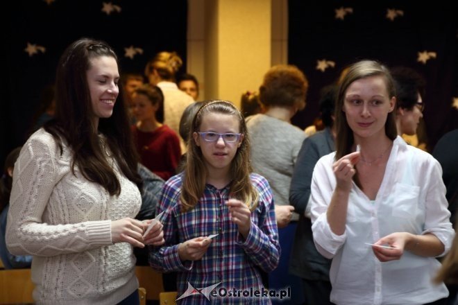 Wigilijne spotkanie z rodzinami zastępczymi w „Korczakówce” [12.12.2014] - zdjęcie #26 - eOstroleka.pl
