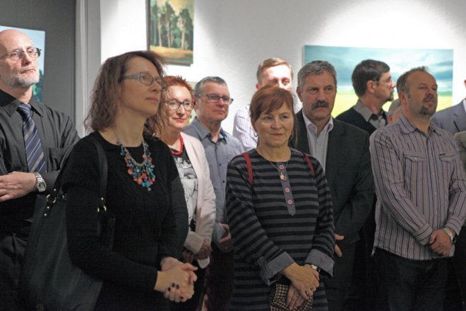 Wernisaż wystawy VIII Kurpiowskiego Pleneru Malarsko-Literackiego [12.12.2014] - zdjęcie #4 - eOstroleka.pl