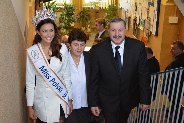 Miss Polski odwiedziła Urząd Gminy Łyse - zdjęcie #1 - eOstroleka.pl