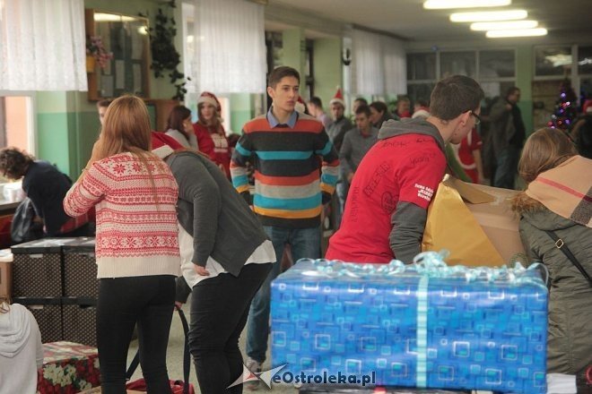 Finał Szlachetnej Paczki w Ostrołęce: Pomoc trafiła do 70 rodzin [13.12.2014] - zdjęcie #17 - eOstroleka.pl