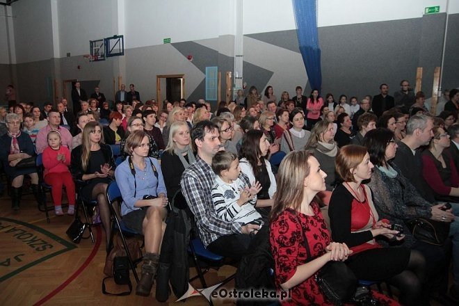 Betlejem ostrołęckiej Dziesiątki [15.12.2014] - zdjęcie #28 - eOstroleka.pl