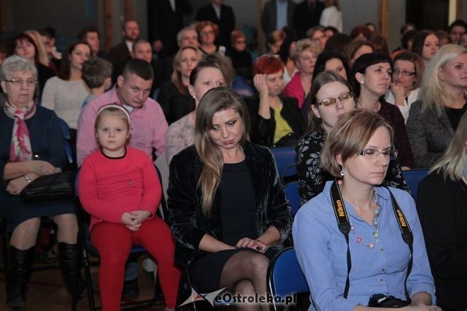 Betlejem ostrołęckiej Dziesiątki [15.12.2014] - zdjęcie #31 - eOstroleka.pl