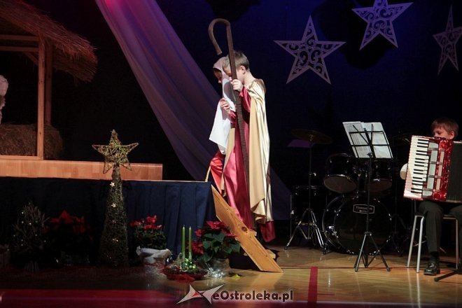 Betlejem ostrołęckiej Dziesiątki [15.12.2014] - zdjęcie #61 - eOstroleka.pl