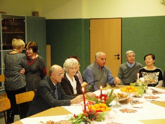 Wigilijne spotkanie Klubu Comenius w Gimnazjum nr 1 [15.12.2014] - zdjęcie #4 - eOstroleka.pl