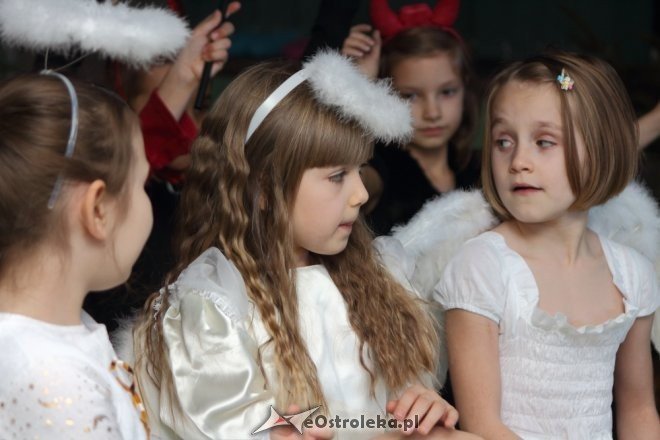 Ostrołęka: Jasełka w wykonaniu uczniów „dziesiątki” [17.12.2014] - zdjęcie #15 - eOstroleka.pl