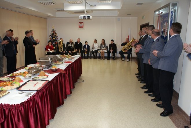 Ostrołęccy policjanci dostali „pod choinkę” nowe radiowozy [18.12.2014] - zdjęcie #7 - eOstroleka.pl