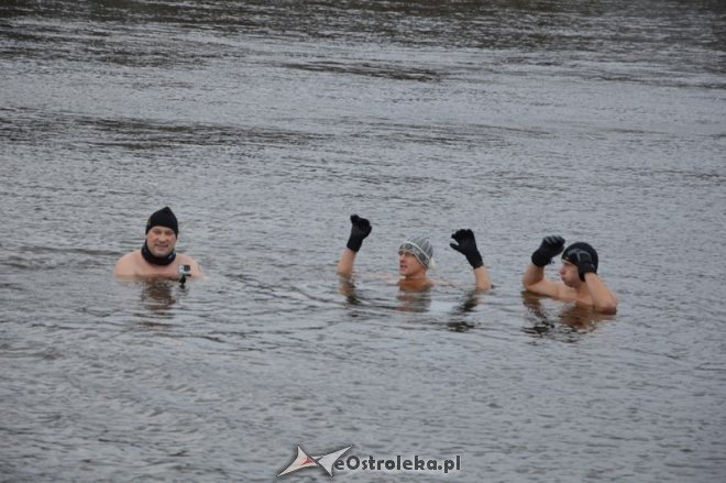 Morsowanie w rzece Narew [21.12.2014] - zdjęcie #6 - eOstroleka.pl