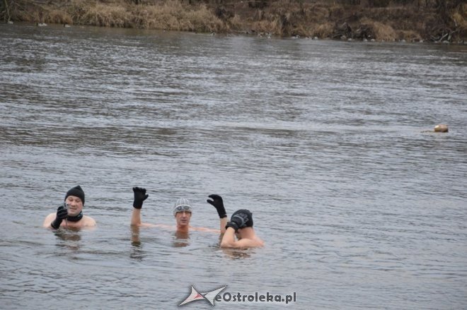 Morsowanie w rzece Narew [21.12.2014] - zdjęcie #19 - eOstroleka.pl