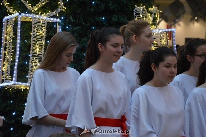 Świąteczne nastroje w Galerii Bursztynowej [21.12.2014] - zdjęcie #9 - eOstroleka.pl