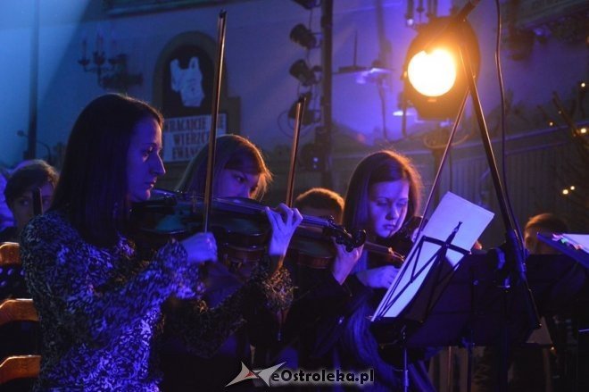 Koncert Ostrołęckiej Orkiestry Kameralnej [27.12.2014] - zdjęcie #16 - eOstroleka.pl