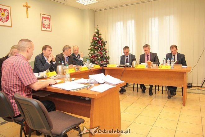 IV sesja Rady Miasta Ostrołęki [30.12.2014] - zdjęcie #1 - eOstroleka.pl
