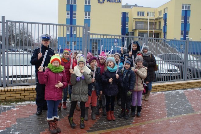 O bezpieczeństwie z uczniami SP w Lelisie [15.01.2015] - zdjęcie #4 - eOstroleka.pl