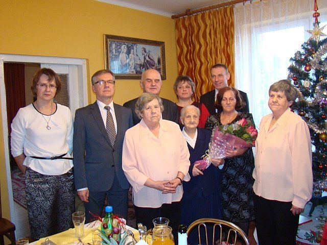 100 urodziny Czesławy Mierzejewskiej [19.01.2015] - zdjęcie #6 - eOstroleka.pl