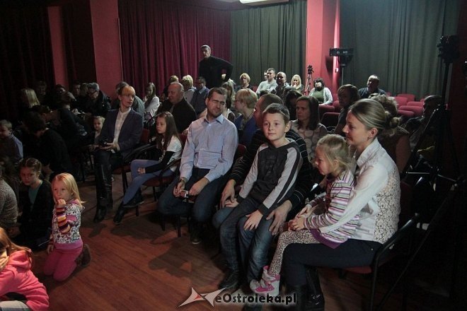 „Bajka z Kołowrotka” w wykonaniu Dziecięcego Teatru Amatorskiego [25.01.2015] - zdjęcie #2 - eOstroleka.pl