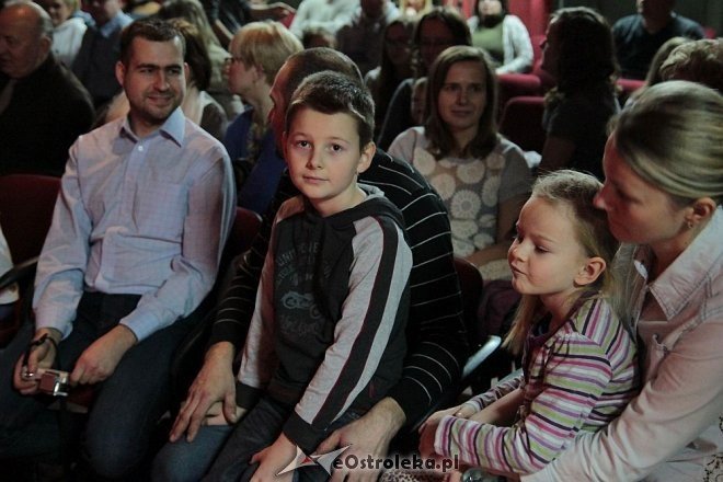 „Bajka z Kołowrotka” w wykonaniu Dziecięcego Teatru Amatorskiego [25.01.2015] - zdjęcie #5 - eOstroleka.pl