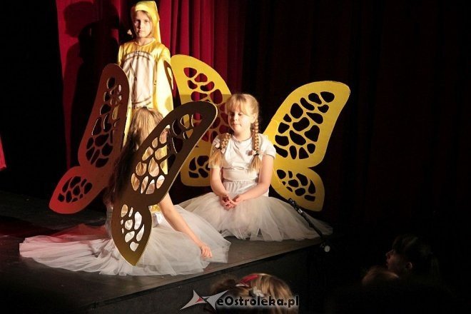 „Bajka z Kołowrotka” w wykonaniu Dziecięcego Teatru Amatorskiego [25.01.2015] - zdjęcie #25 - eOstroleka.pl