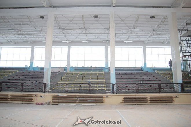 Ostrołęka: Zobacz jak przebiega remont hali sportowej przy Partyzantów [29.01.2015] - zdjęcie #5 - eOstroleka.pl