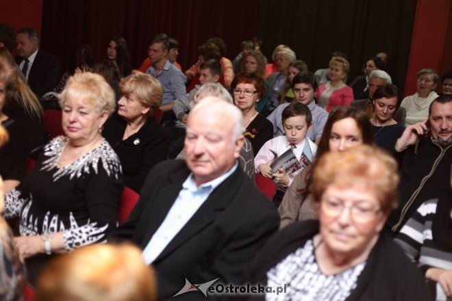 Premiera spektaklu „Przypadki i gafy ze starej szafy” w Klubie Oczko [30.01.2015] - zdjęcie #6 - eOstroleka.pl