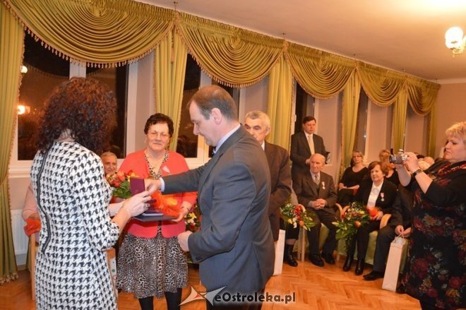 Uroczystość wręczenia medali za długoletnie pożycie małżeńskie [06.02.2015] - zdjęcie #28 - eOstroleka.pl