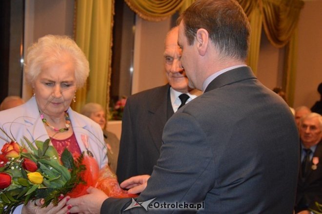 Uroczystość wręczenia medali za długoletnie pożycie małżeńskie [06.02.2015] - zdjęcie #33 - eOstroleka.pl