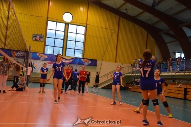 Turniej minisiatkówki dziewcząt [07.02.2015] - zdjęcie #9 - eOstroleka.pl
