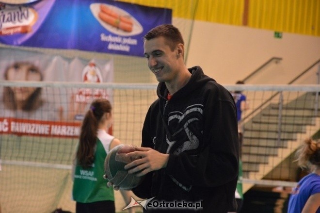 Turniej minisiatkówki dziewcząt [07.02.2015] - zdjęcie #19 - eOstroleka.pl