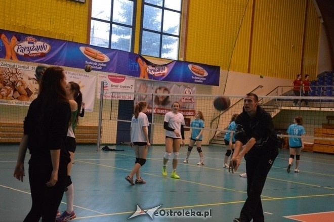 Turniej minisiatkówki dziewcząt [07.02.2015] - zdjęcie #20 - eOstroleka.pl