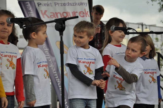 PUNKT PRZEDSZKOLNY „KANGUREK” zaprasza do zapisów dzieci w wieku 2,5 – 5 lat na rok przedszkolny 2015/2016. - zdjęcie #2 - eOstroleka.pl
