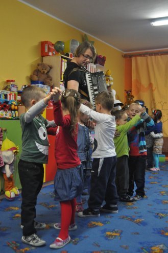 PUNKT PRZEDSZKOLNY „KANGUREK” zaprasza do zapisów dzieci w wieku 2,5 – 5 lat na rok przedszkolny 2015/2016. - zdjęcie #8 - eOstroleka.pl