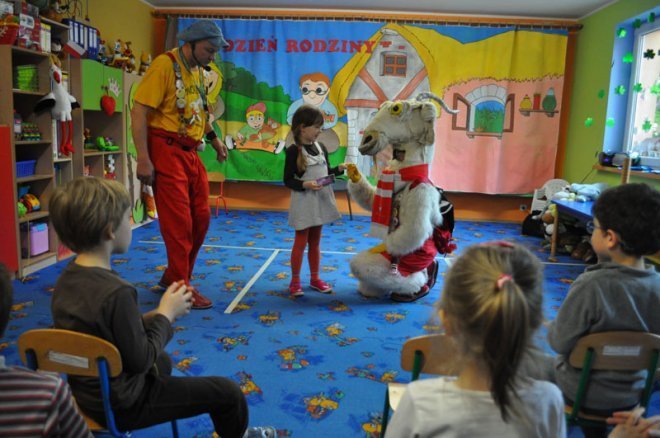 PUNKT PRZEDSZKOLNY „KANGUREK” zaprasza do zapisów dzieci w wieku 2,5 – 5 lat na rok przedszkolny 2015/2016. - zdjęcie #25 - eOstroleka.pl