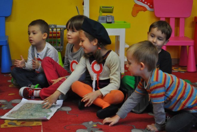 PUNKT PRZEDSZKOLNY „KANGUREK” zaprasza do zapisów dzieci w wieku 2,5 – 5 lat na rok przedszkolny 2015/2016. - zdjęcie #52 - eOstroleka.pl