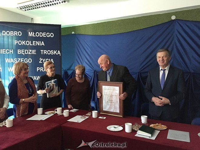 Stowarzyszenie Pomocy Szkole nagrodzone medalem Pro Masovia [20.02.2015] - zdjęcie #4 - eOstroleka.pl