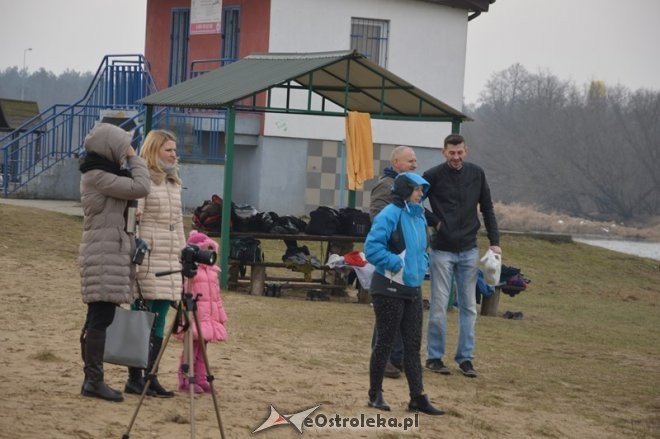 Kąpiel ostrołęckich morsów w Narwi [21.02.2015] - zdjęcie #5 - eOstroleka.pl