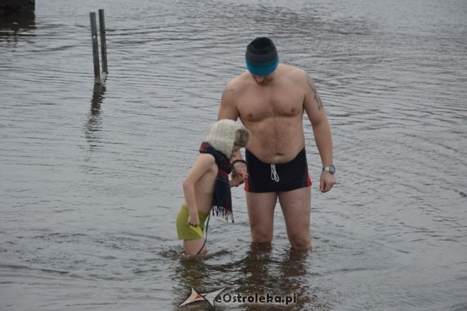 Kąpiel ostrołęckich morsów w Narwi [21.02.2015] - zdjęcie #22 - eOstroleka.pl