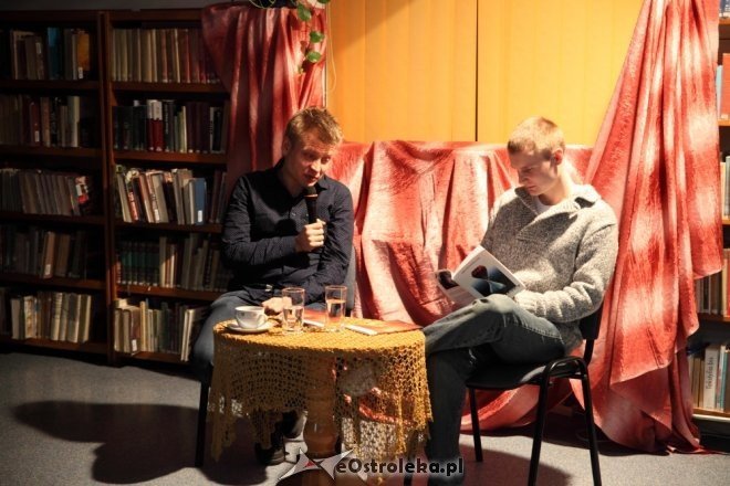Wieczór w Arce: Promocja książki Arkadiusza Kwaczka [27.02.2015] - zdjęcie #1 - eOstroleka.pl