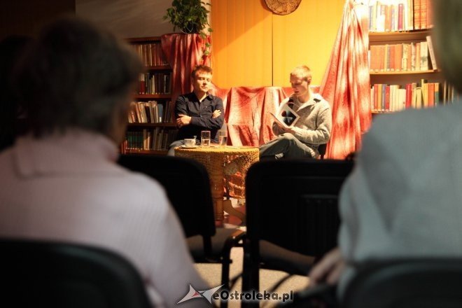 Wieczór w Arce: Promocja książki Arkadiusza Kwaczka [27.02.2015] - zdjęcie #7 - eOstroleka.pl