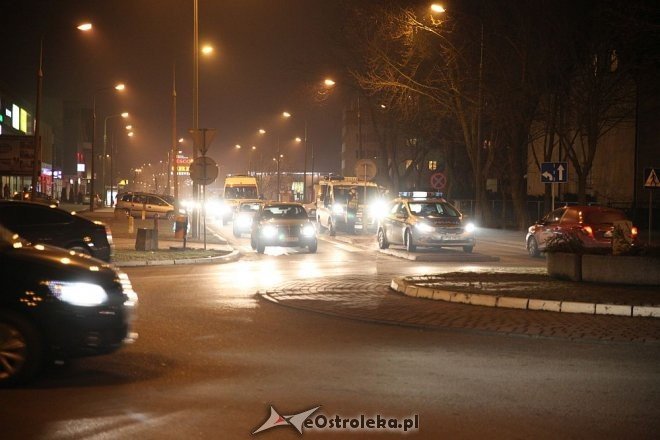 Ostrołęka: Kobieta i dwoje dzieci potrącone na przejściu dla pieszych. Wszyscy trafili do szpitala [28.02.2015] - zdjęcie #6 - eOstroleka.pl