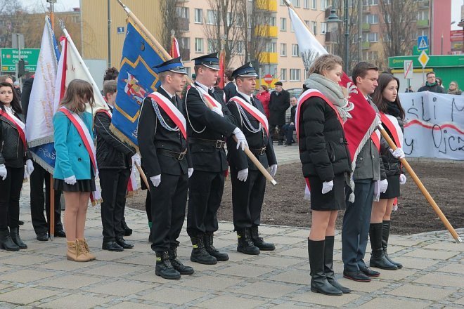 Miejskie obchody Narodowego Dnia Pamięci Żołnierzy Wyklętych [01.03.2015] - zdjęcie #45 - eOstroleka.pl