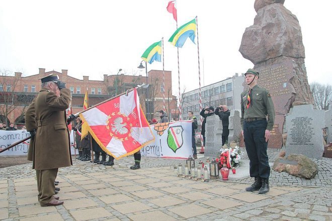 Miejskie obchody Narodowego Dnia Pamięci Żołnierzy Wyklętych [01.03.2015] - zdjęcie #59 - eOstroleka.pl