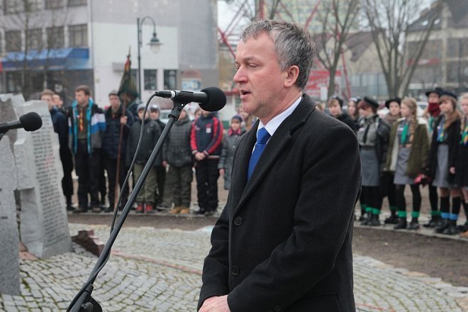 Miejskie obchody Narodowego Dnia Pamięci Żołnierzy Wyklętych [01.03.2015] - zdjęcie #71 - eOstroleka.pl